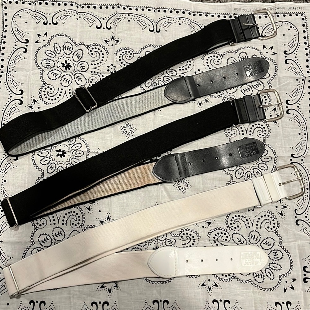 Adjustable softball belts